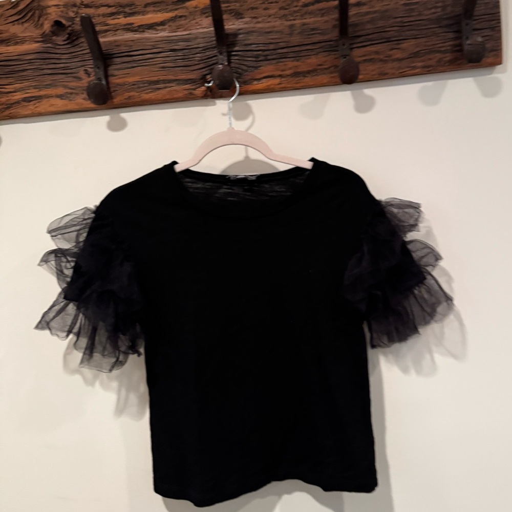 Super cute black blouse - Picture 2 of 7